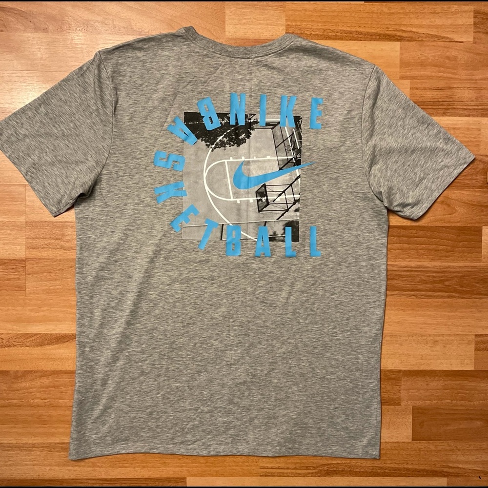 Nike t shirt size large
